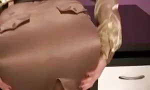 Auttaakseni ilmais porno minua, minun on halattava lääkäriä.