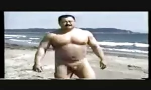 Kana antoi rahaa ilmaiset pornosivut ystävilleen.