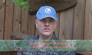 Hän pettää miehensä kanssa nuorten kanssa. ilmaisporno