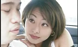 Hän venytti molemmat reiät kämmenellään ja päättyy ilmaista porno runsaasti suuhunsa.