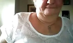 Nuolee ystävien jalat ja hyväillä kotimaiset seksivideot niitä