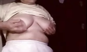 Hän vanhan naisen pillu sanoi, että yksi toinen lapsi pois hänen luotaan.