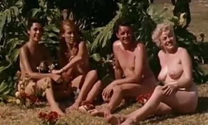 Hänet ilmaiset erotiikka videot lävistettiin kahdella raajalla nurmikolla.
