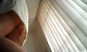 Mies lukitsi suomalaiset pornovideot naisen peräaukon nahkatuoliin.